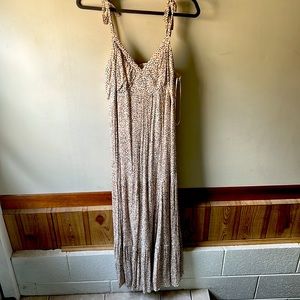 Express flowy printer maxi dress. Worn twice.